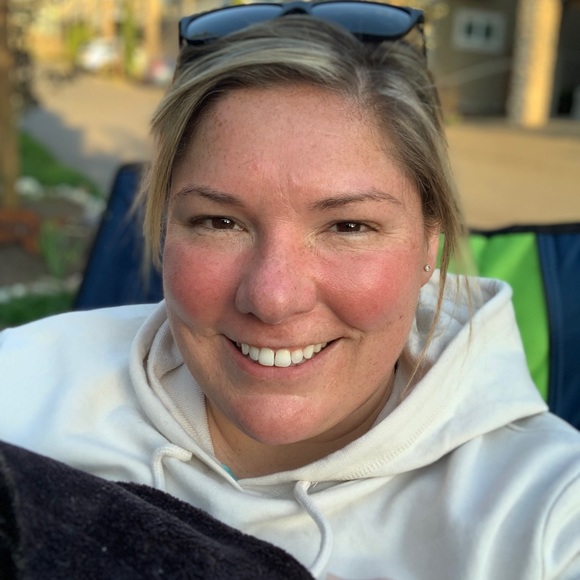 Meet your Posher, Karen - Picture 1 of 1